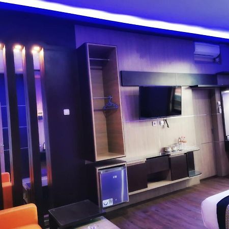 Oyo 822 Hotel Mukti Jaya Purwokerto Exterior foto